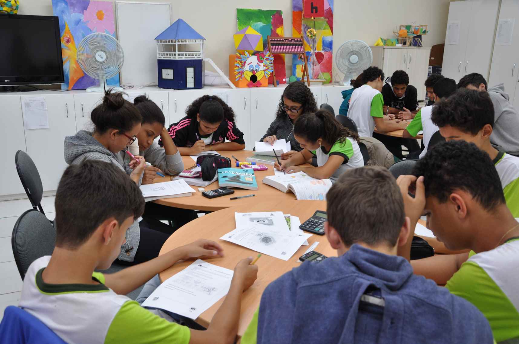 Alunos do IFMG - São João Evangelista participam da Olimpíada Internacional Matemática sem Fronteiras