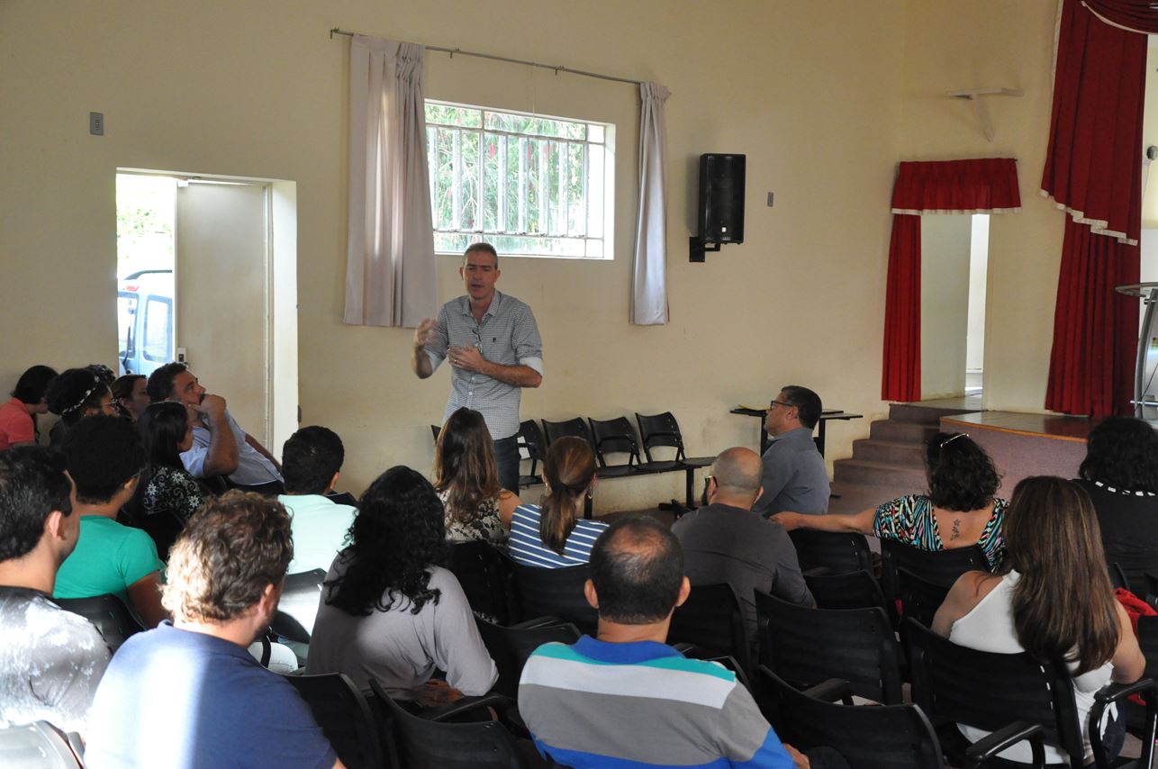 Reunião realizada com os servidores do Campus São João Evangelista