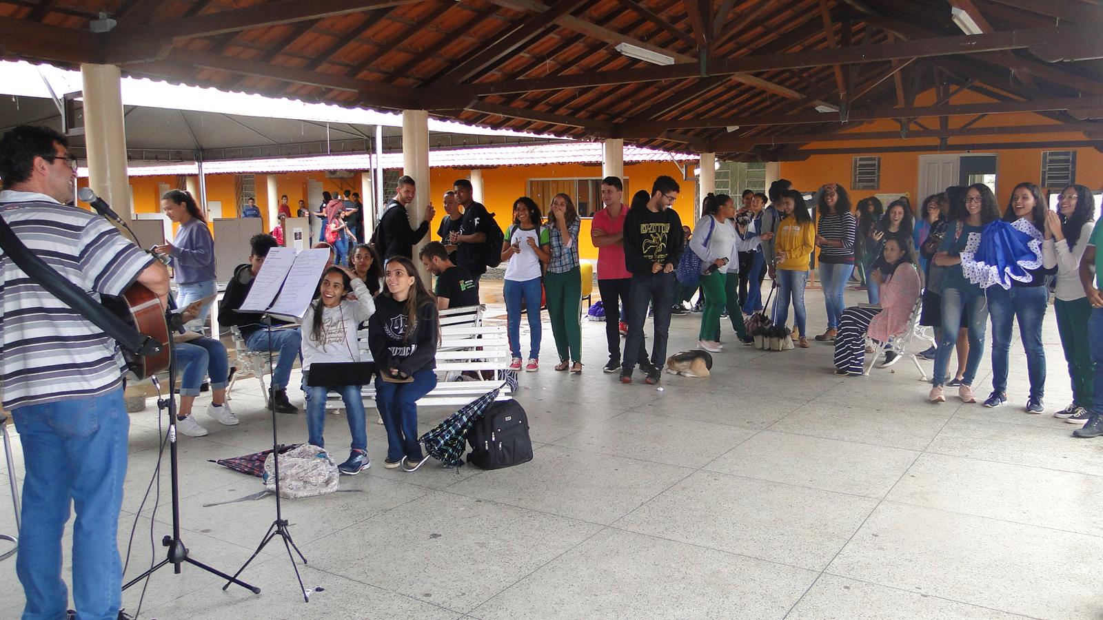 Apresentação musical apresentada durante atividade no Dia Nacional da Consciência Negra
