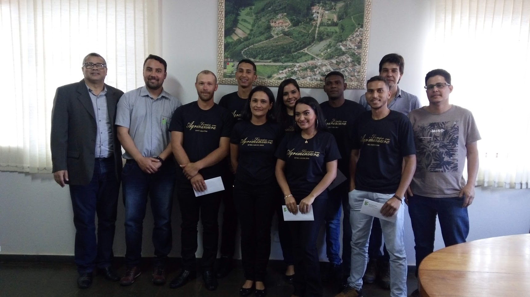 Formandos do Curso Técnico Subsequente em Agrimensura recebem outorga de grau em cerimônia extraordinária