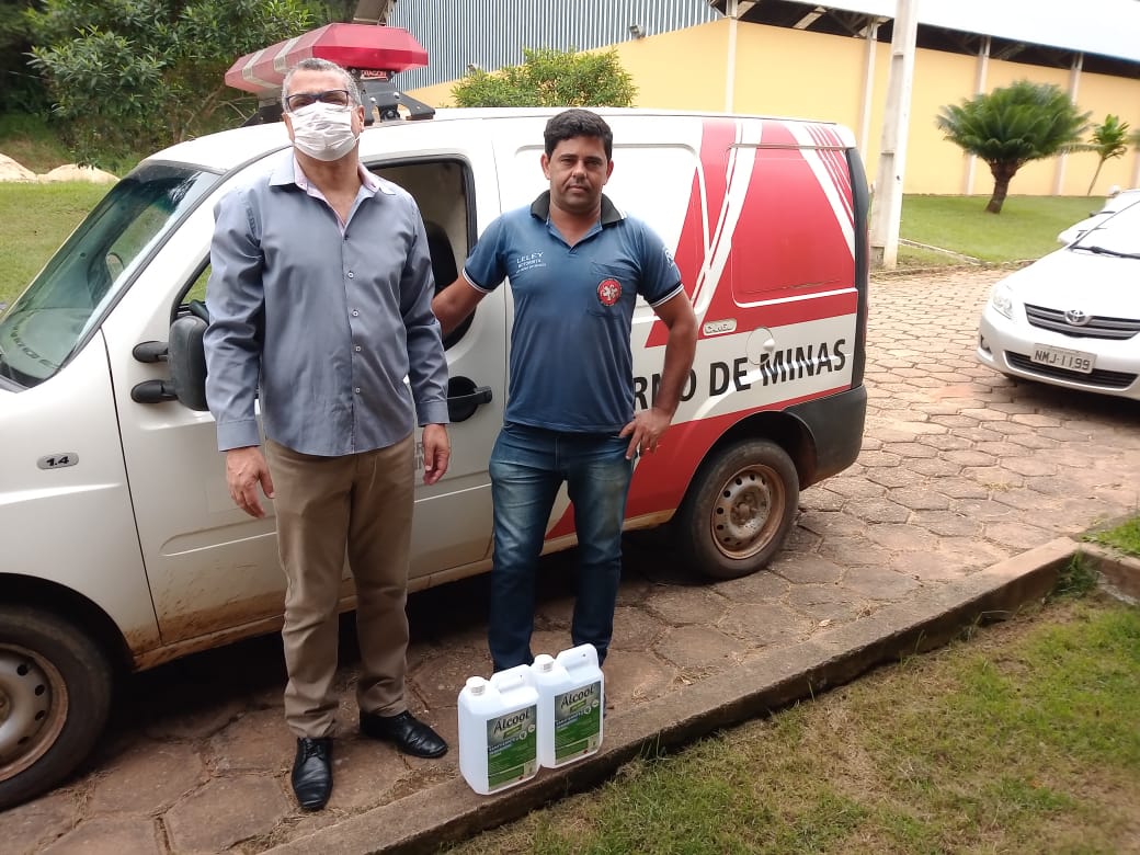 Secretarias Municipal de Saúde de São Pedro do Suaçuí recebe entrega de álcool 70%